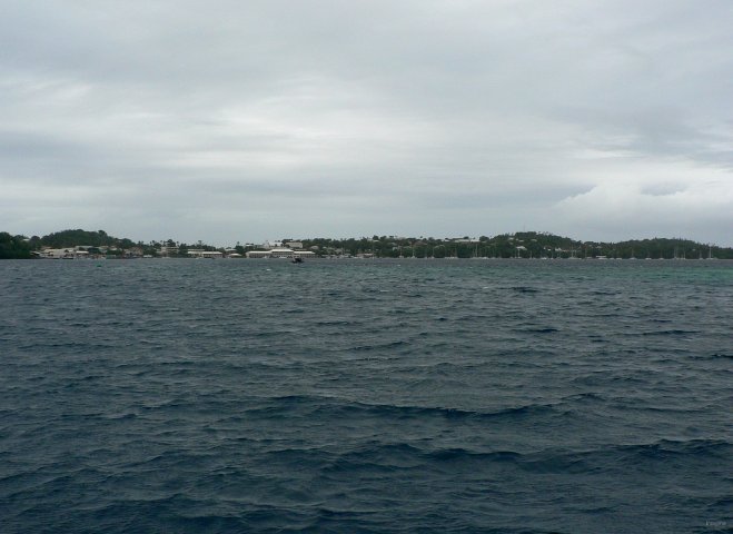 17- Arrivee a Neiafu sous un ciel couvert 